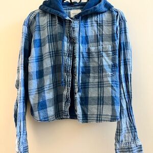American Eagle Women's L Blue Distressed Plaid Cropped Hooded Shirt Grunge